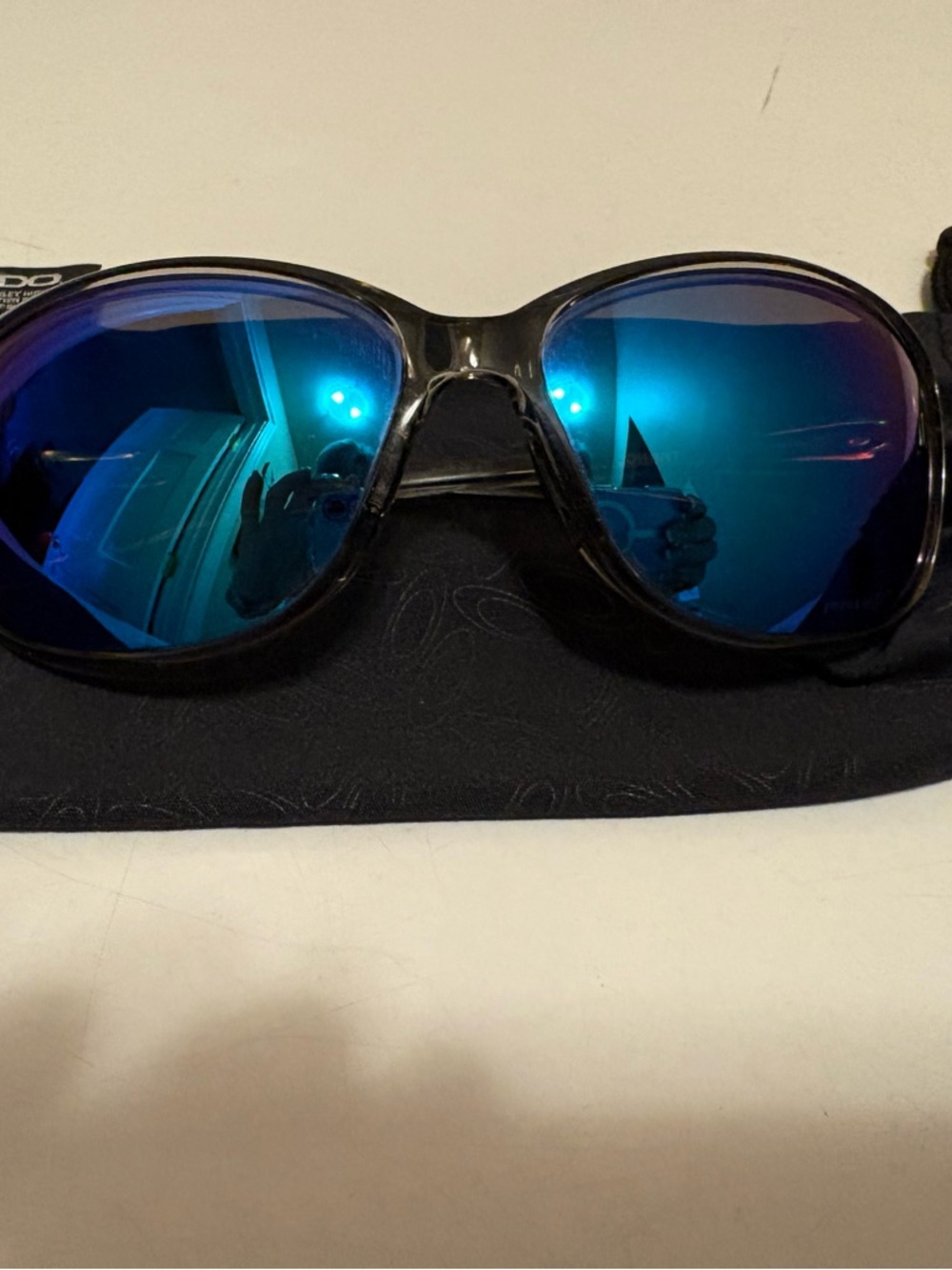 Oakley Prizm Polarized Sunglasses with Blue Mirrored Lenses - pristine